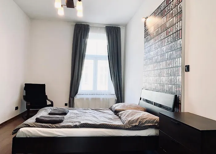 Main Square Apartment *